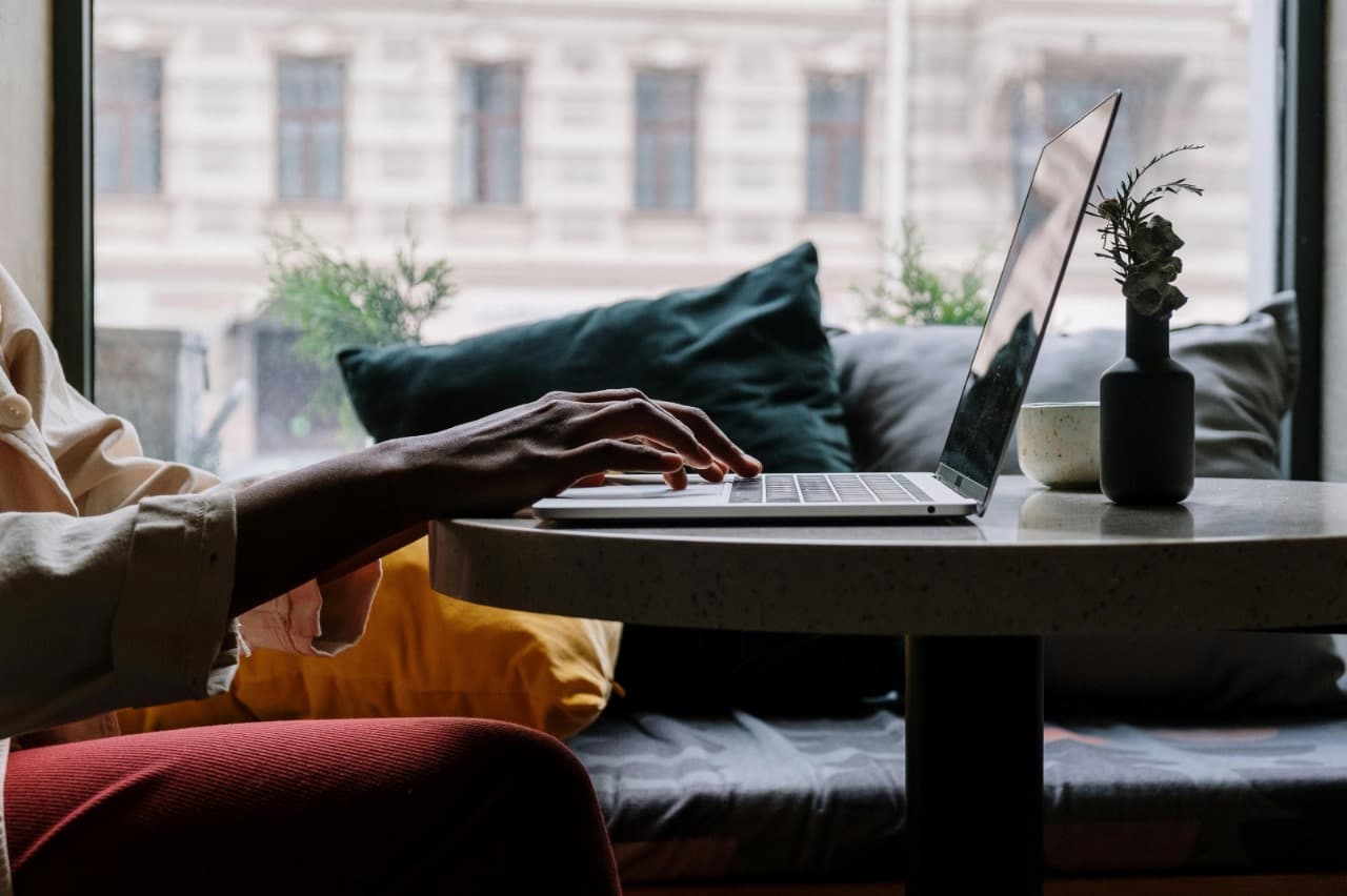 Enterprise File Transfer Solutions Without Email or Accounts