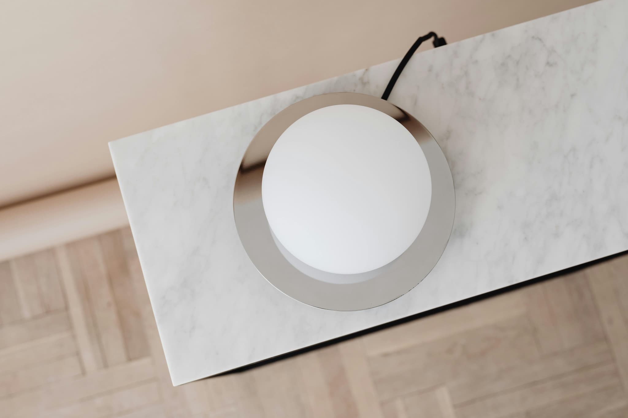 Minimalist LED Mirror Bathroom Design for Homes