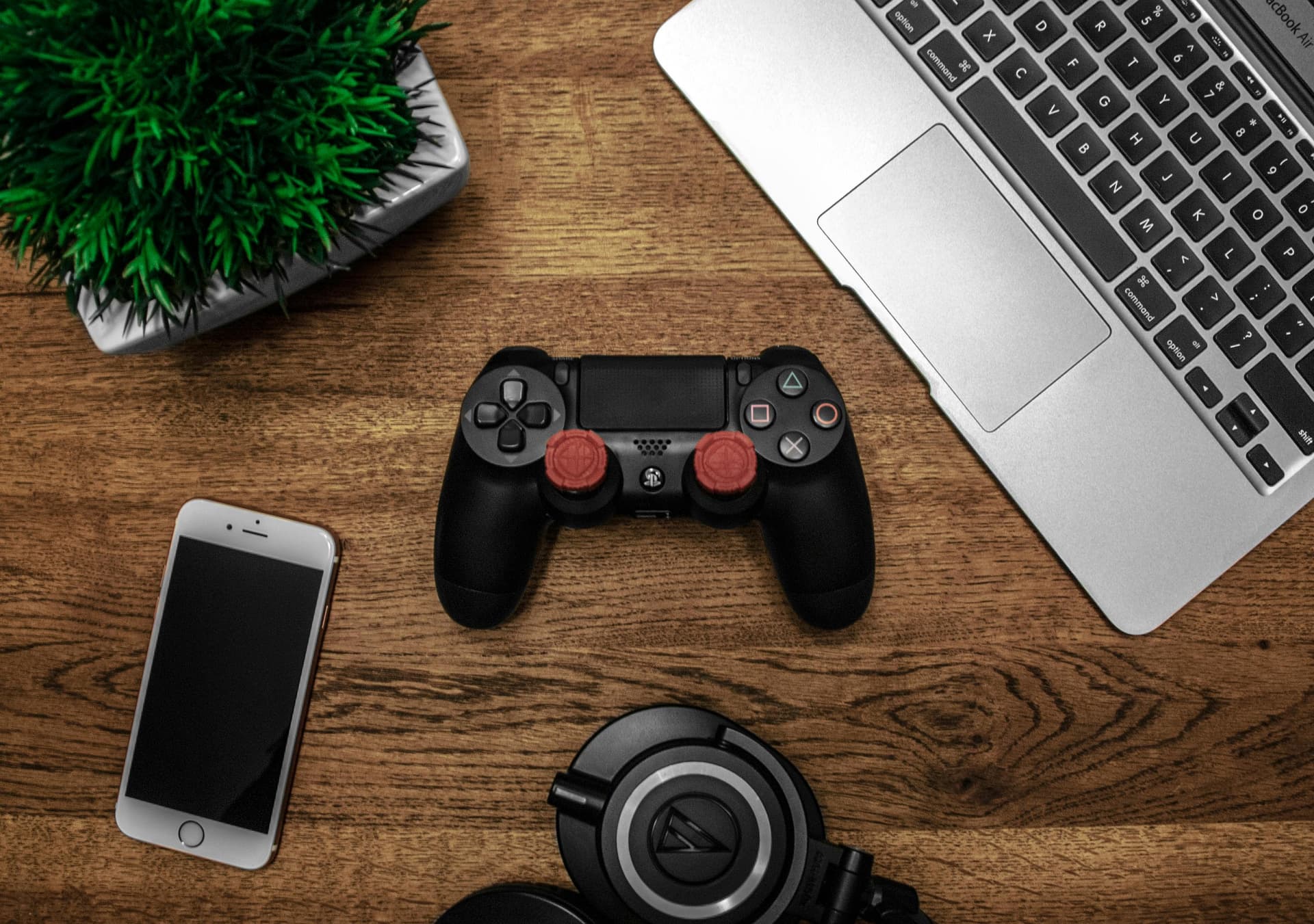 GNHUST – Play Your Favorite Games Instantly