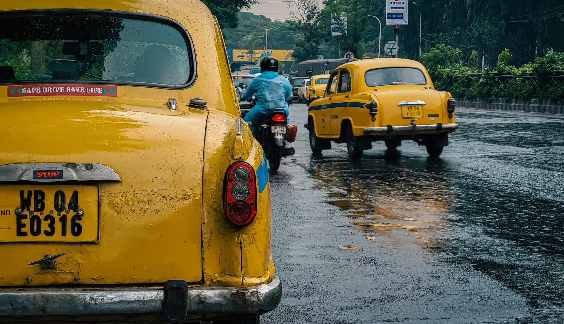 Safe and Comfortable Claygate Cars – Ride with Esher Taxis
