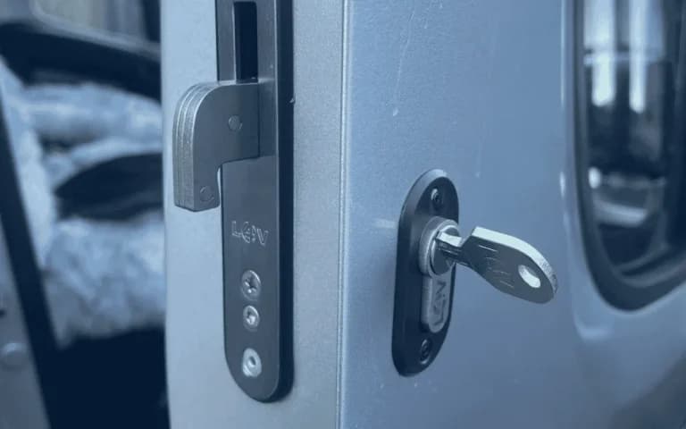 Innovazione nelle Chiusure di Sicurezza per Furgoni