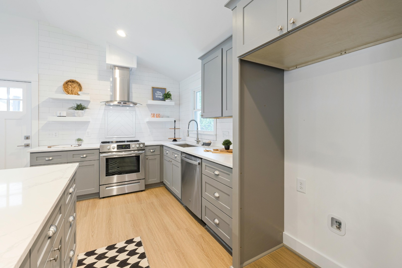 Colonial Home Renovation Inspiration for Elegant Interiors