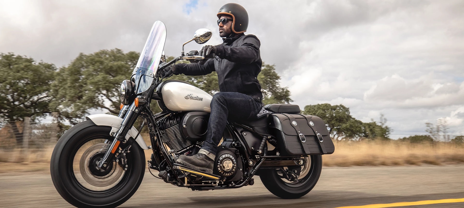 Choosing the Perfect Windscreen Motorcycle for Touring Adventures