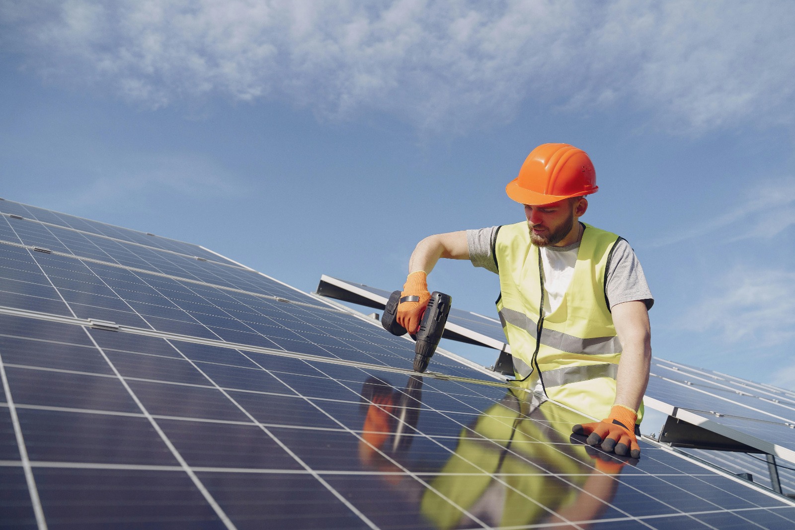 Commercial Solar Derby Services Tailored to All Sectors